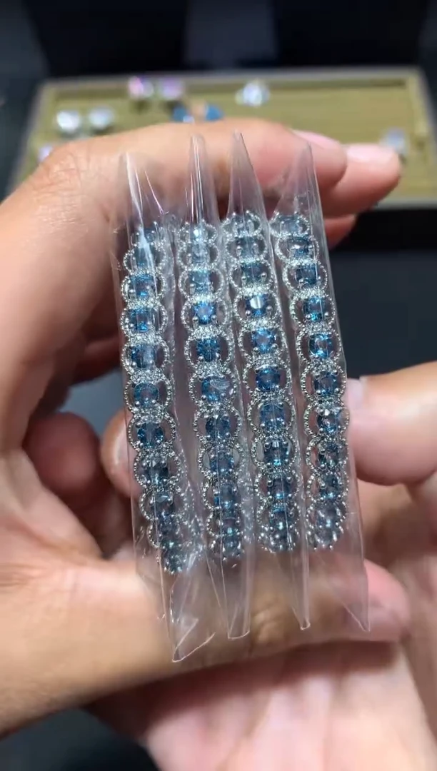 未镶嵌手镯托帕石J72【多样性发其一】