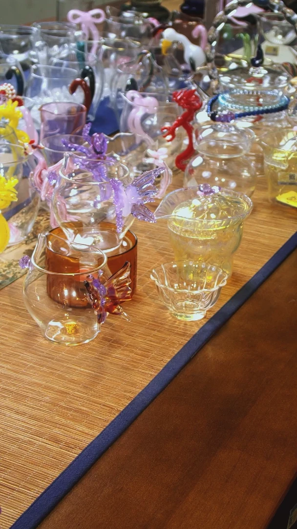 【闪购商品】蝴蝶公杯两色琥珀温茶器荷韵盖碗紫花瓣品杯