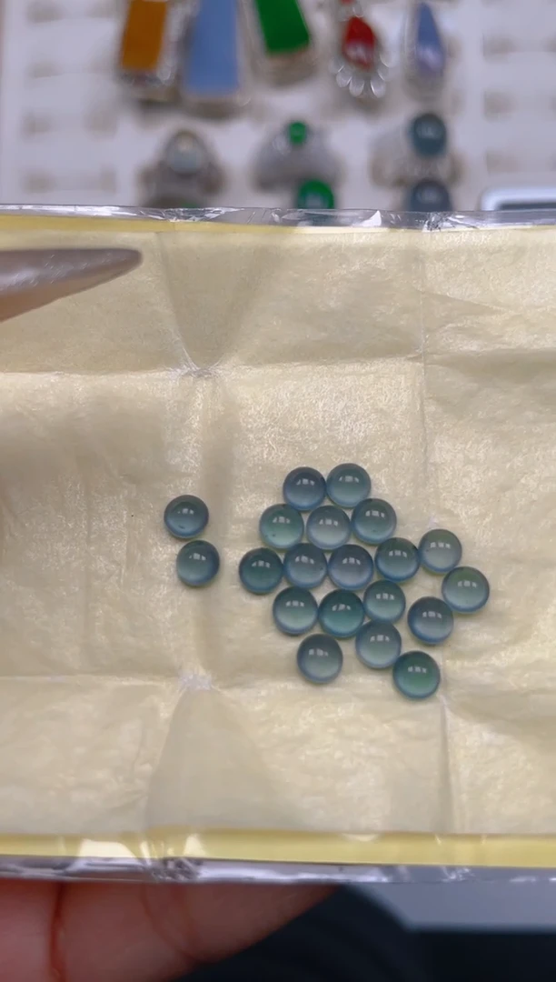 未镶嵌定制翡翠天然翡翠蛋面78