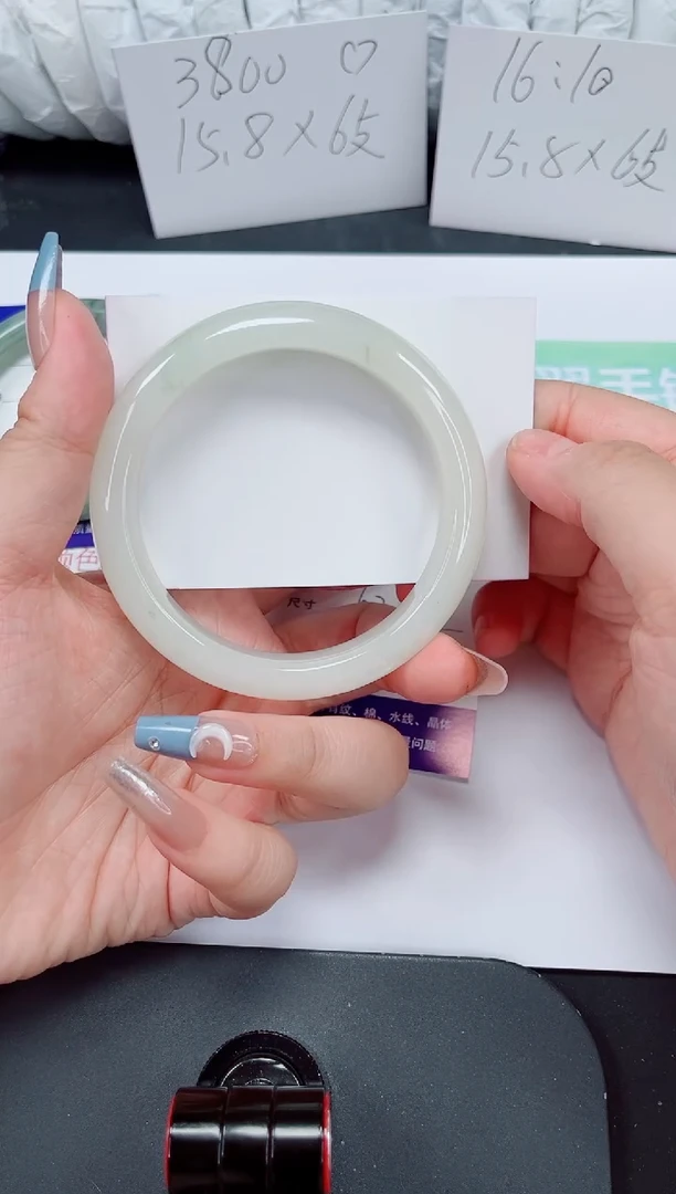 石英质玉手镯未镶嵌125-62/63