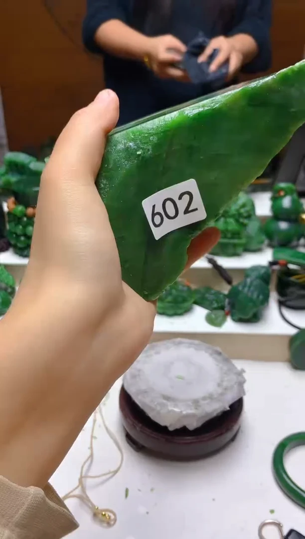 未镶嵌和田玉（碧玉）珠宝半成品0