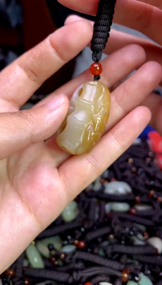 未镶嵌和田玉挂件1