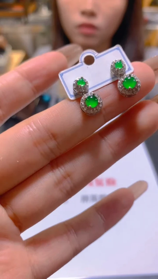 未镶嵌翡翠耳饰多样性发一