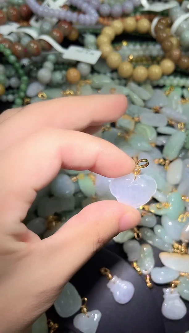 颈饰未镶嵌翡翠天然A货翡翠