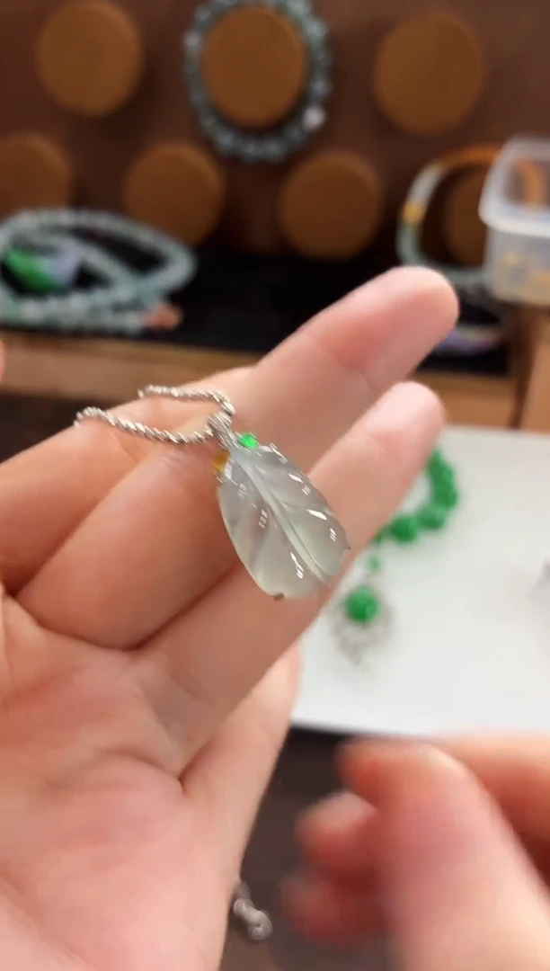 吊坠(不含链)18K金镶嵌翡翠吊坠