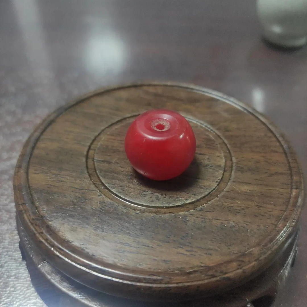 藏地古法手工红琉璃吊坠