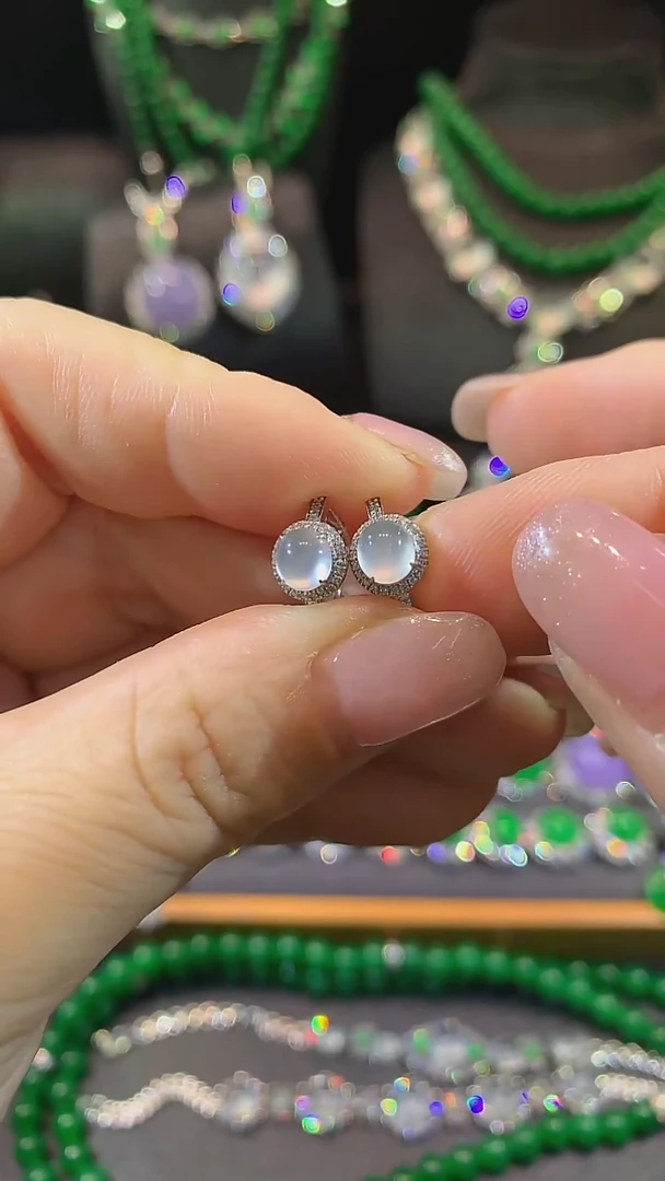 翡翠18K金镶嵌耳饰耳饰