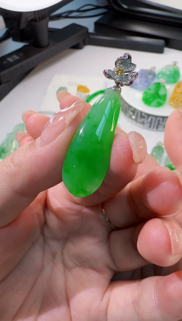 颈饰未镶嵌翡翠缅甸A货翡翠