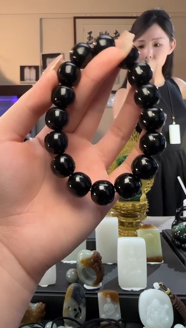 和田玉未镶嵌颈饰青玉老型手串