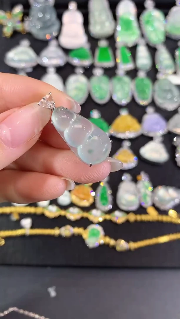 吊坠(不含链)18K金镶嵌翡翠9-豆子