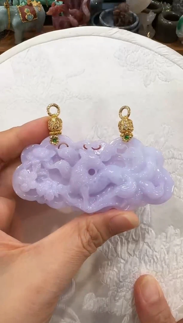 翡翠未镶嵌颈饰国风