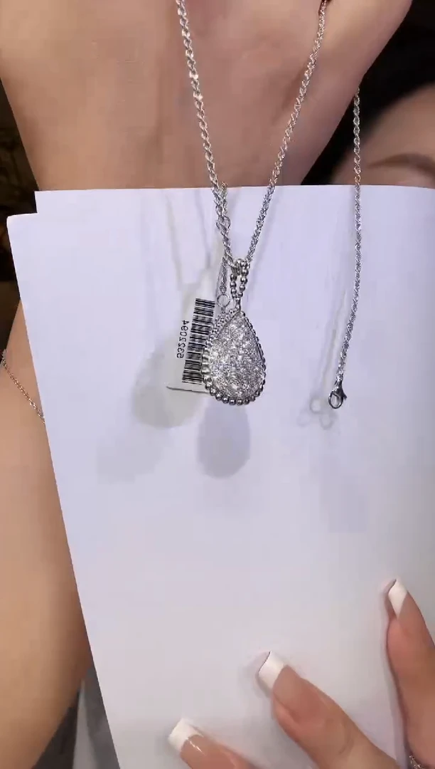 项链18K金镶嵌钻石水滴项链