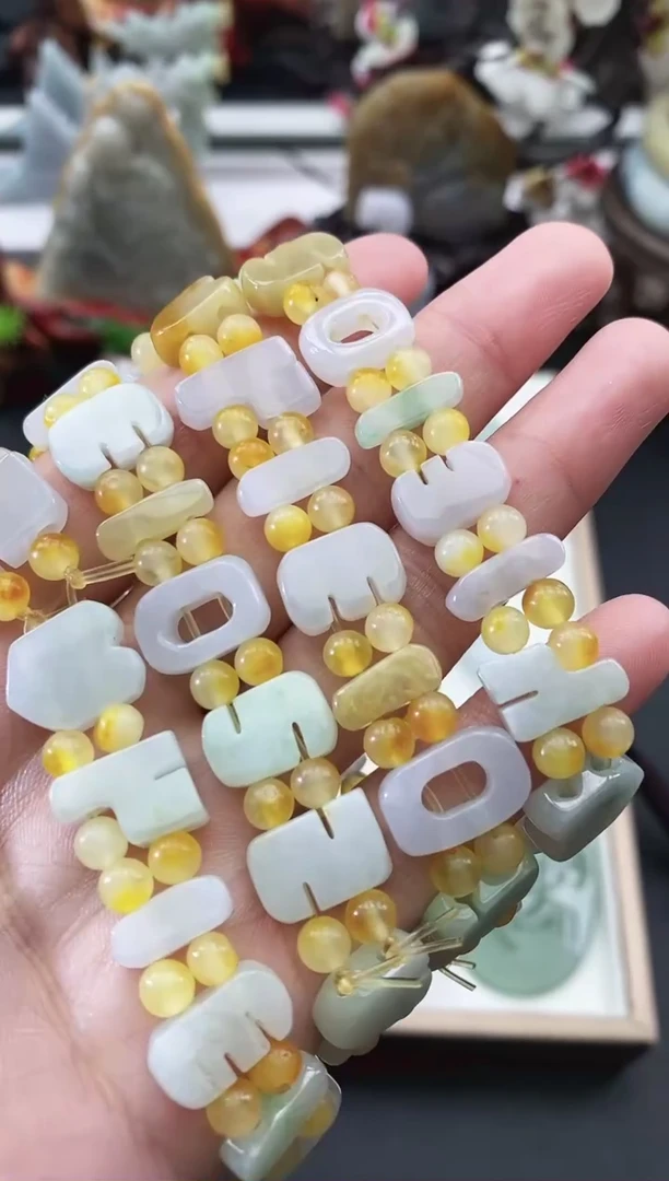 翡翠未镶嵌颈饰天然缅甸A货翡翠随机发一件