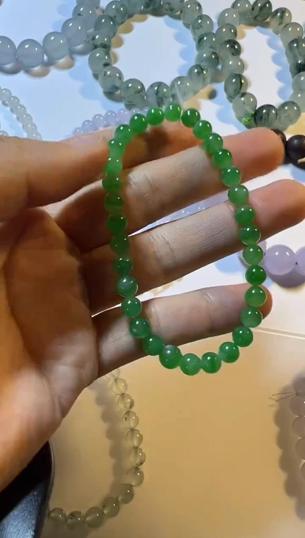 定制翡翠未镶嵌手串
