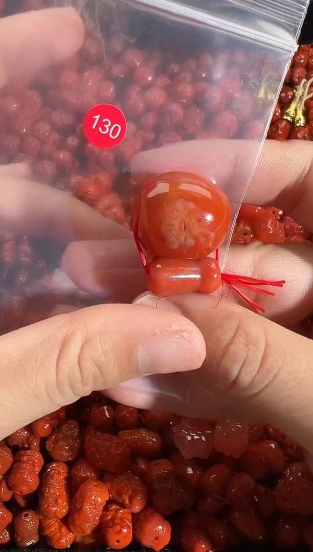 颈饰未镶嵌南红玛瑙1