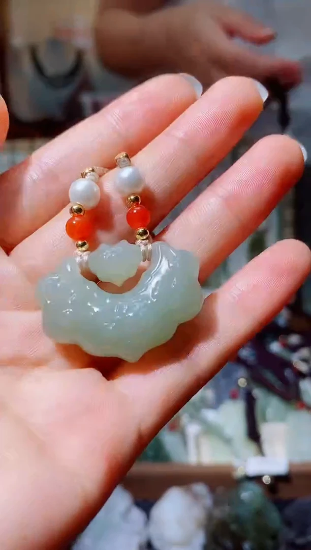 颈饰未镶嵌和田玉1