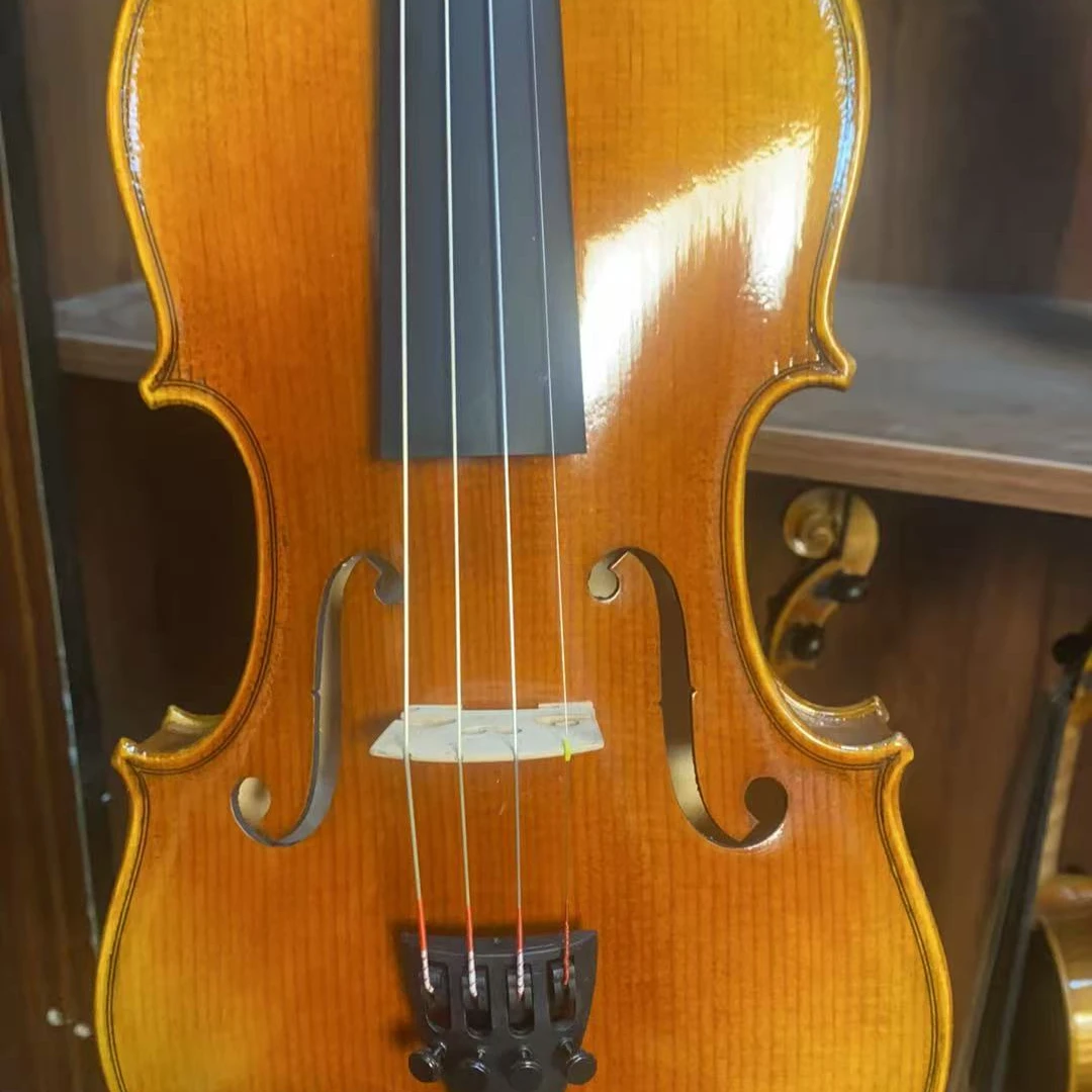 火车提琴手工实木工作室制琴欧洲进口云杉木，枫木