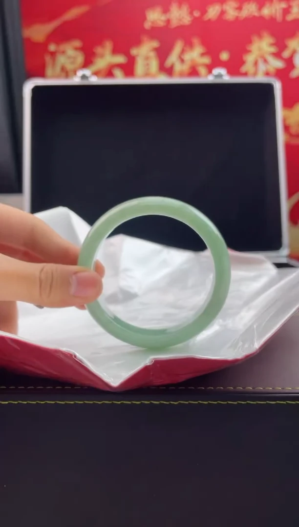 【闪购商品】翡翠手镯未镶嵌13翡翠手镯