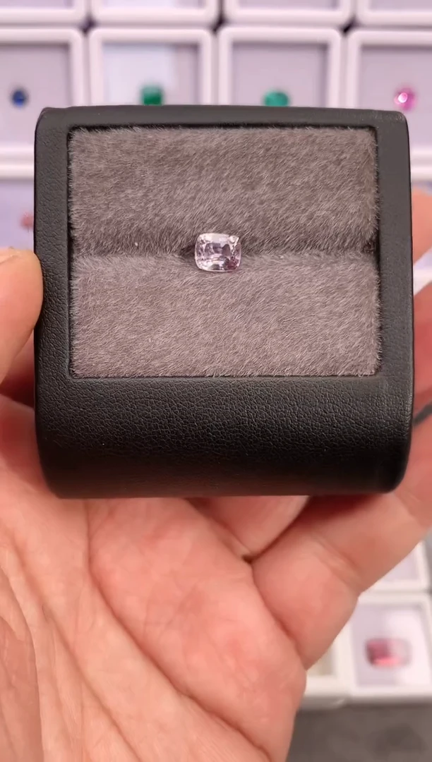 未镶嵌裸石尖晶石1.3