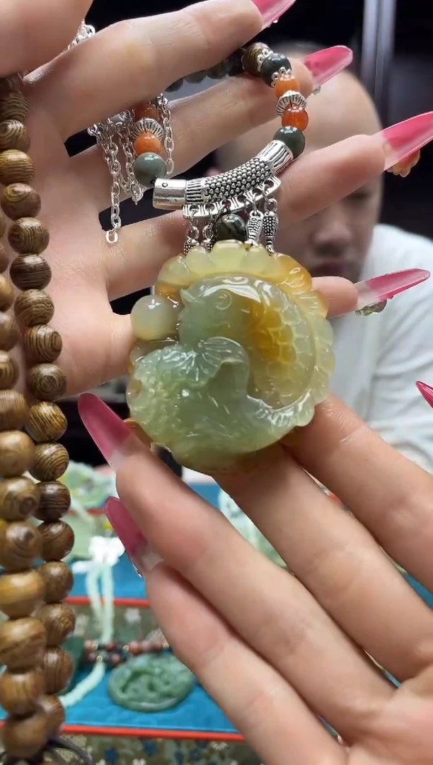 未镶嵌岫玉吊坠·