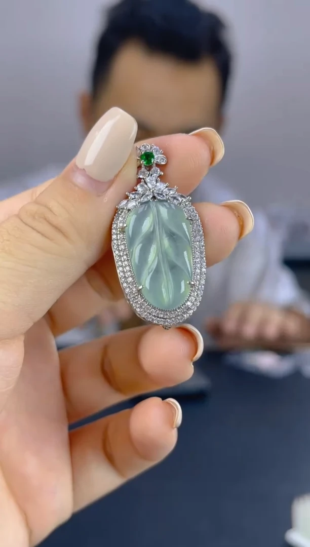 翡翠未镶嵌颈饰天然A货翡翠