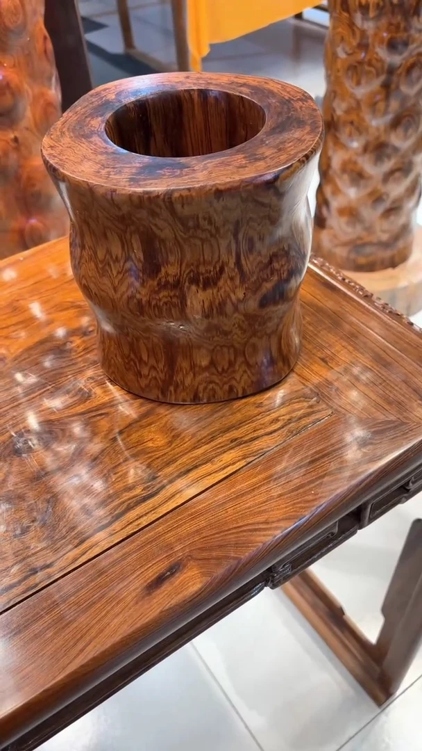 【闪购商品】木木雕黄花梨大笔笔筒320
