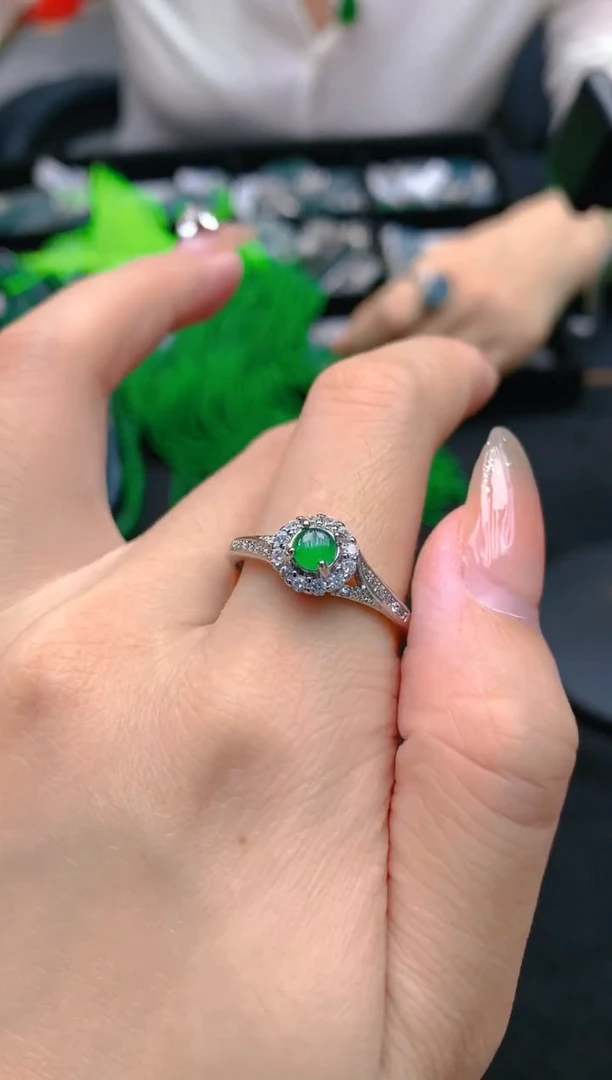 翡翠未镶嵌颈饰天然A货翡翠