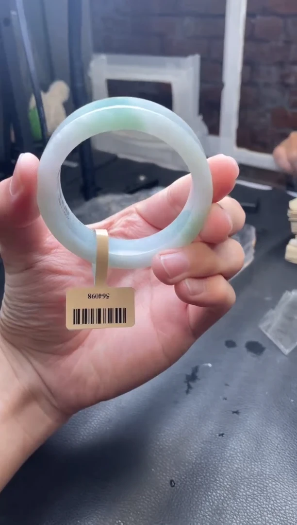 【闪购商品】定制翡翠手镯未镶嵌发一件/DDI02324