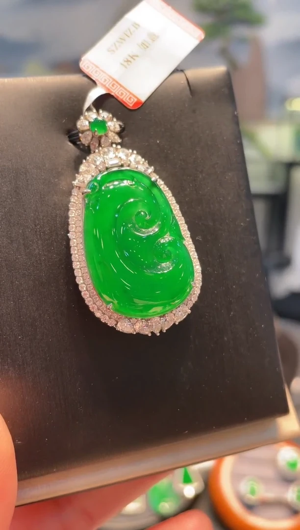 【闪购商品】翡翠颈饰18K金镶嵌A66天然A货翡翠