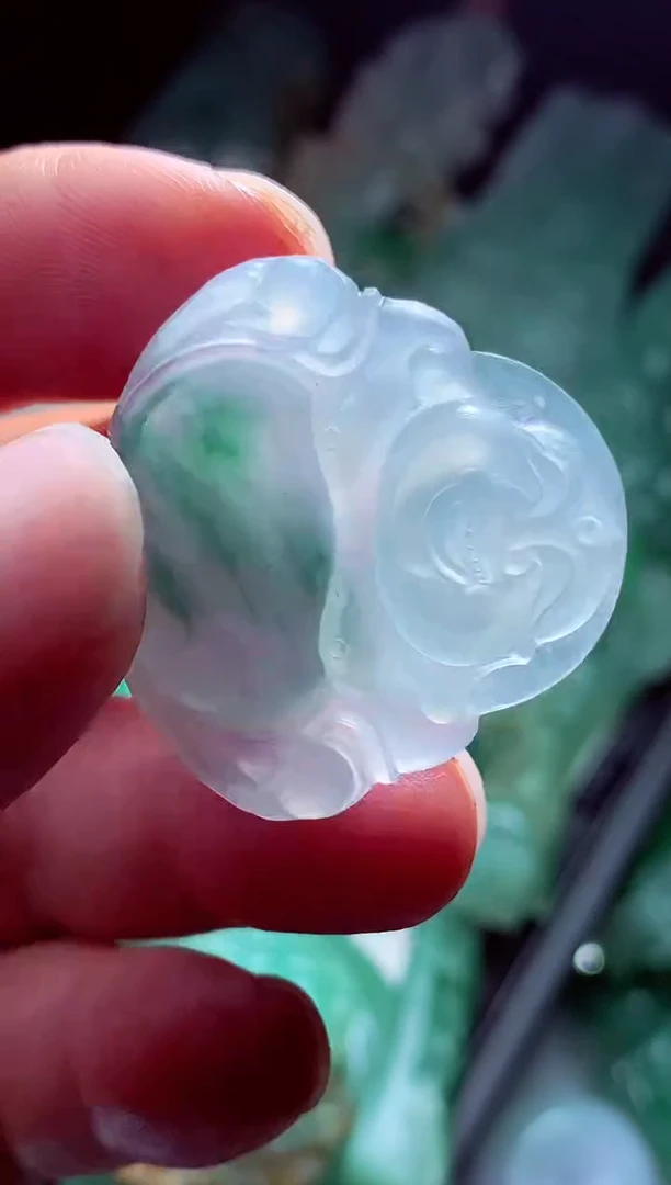 未镶嵌定制翡翠山**?翡翠毛货定制