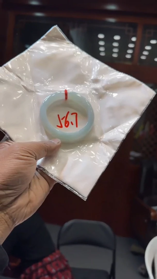 【闪购商品】翡翠手镯未镶嵌手镯