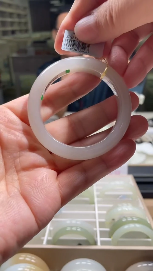 未镶嵌手镯和田玉53-54圈口 3087