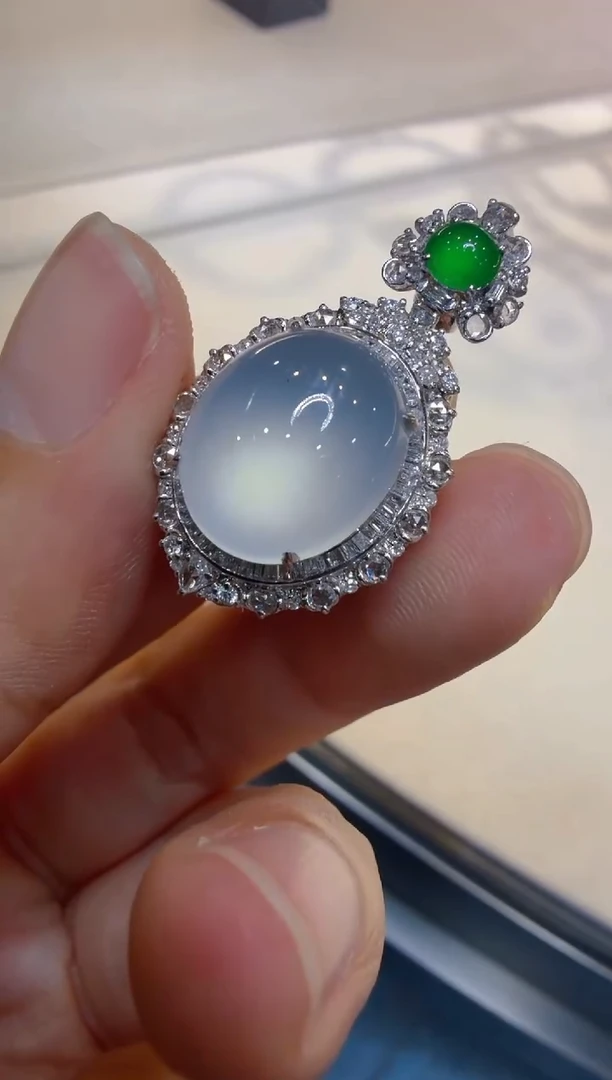 吊坠(不含链)18K金镶嵌翡翠多样性团购发一件