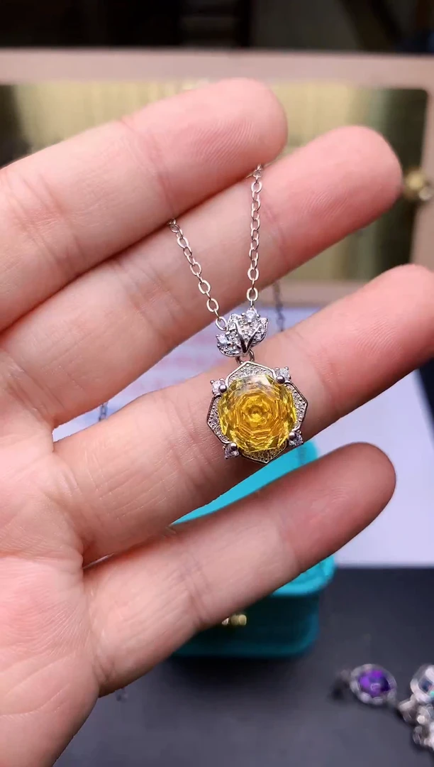 【闪购商品】蓝宝石吊坠(赠链)银S925镶嵌........