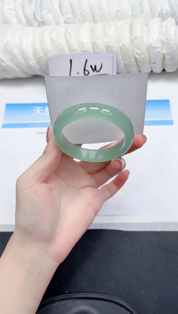 石英质玉手镯未镶嵌75-56