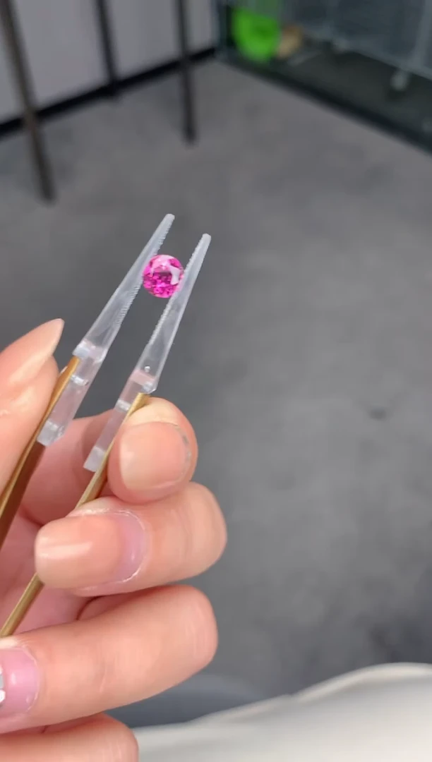 【闪购商品】石榴石裸石未镶嵌1.1ct镁铝榴石