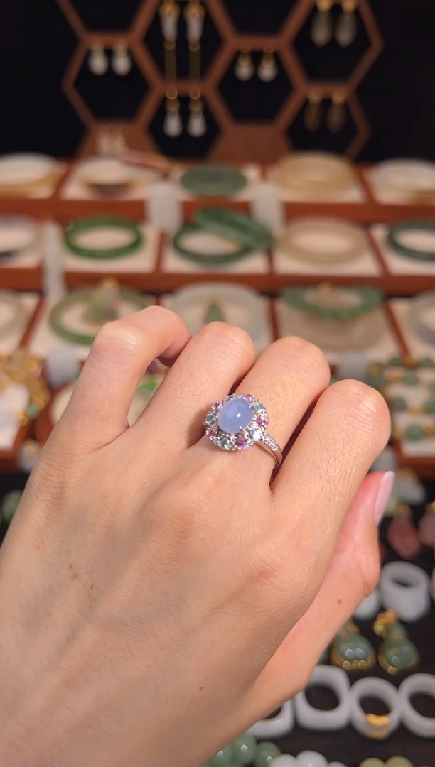 18K金镶嵌戒指翡翠精品