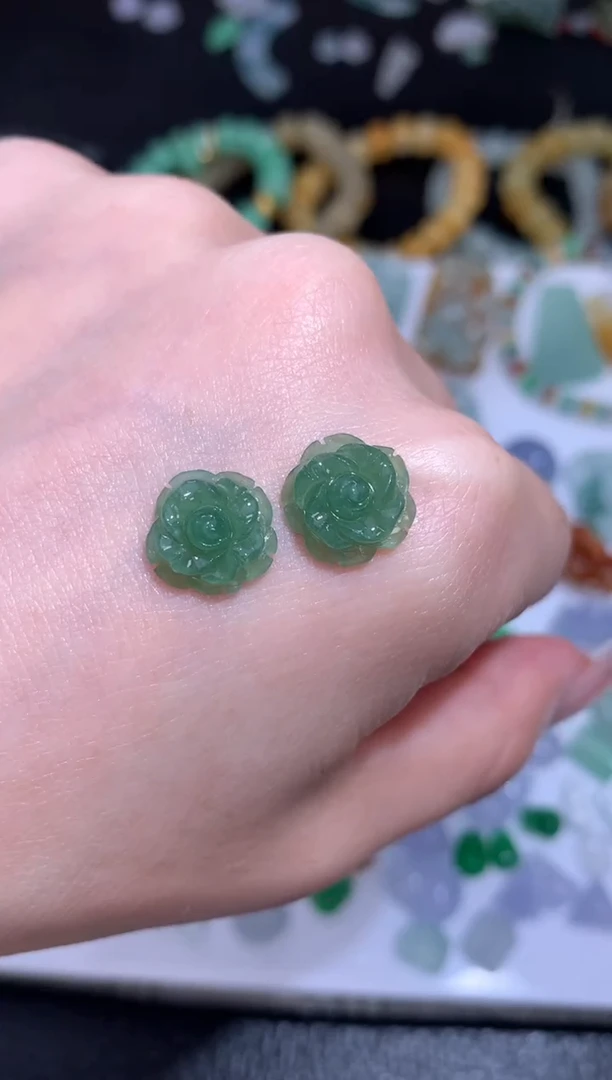 未镶嵌定制翡翠一对花花