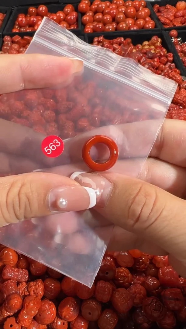 颈饰未镶嵌南红玛瑙1