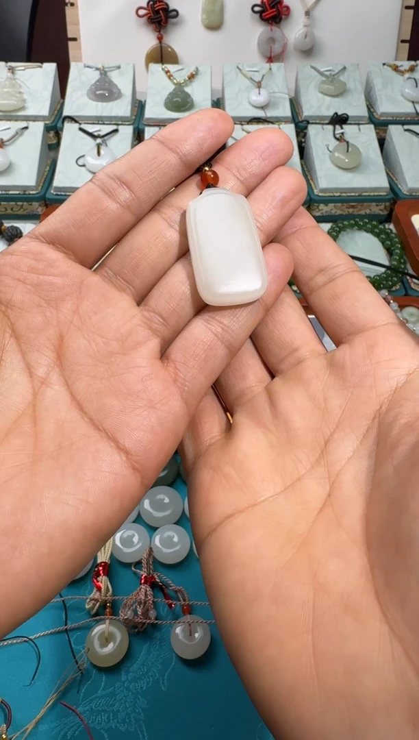 【闪购商品】和田玉颈饰未镶嵌柔光牌