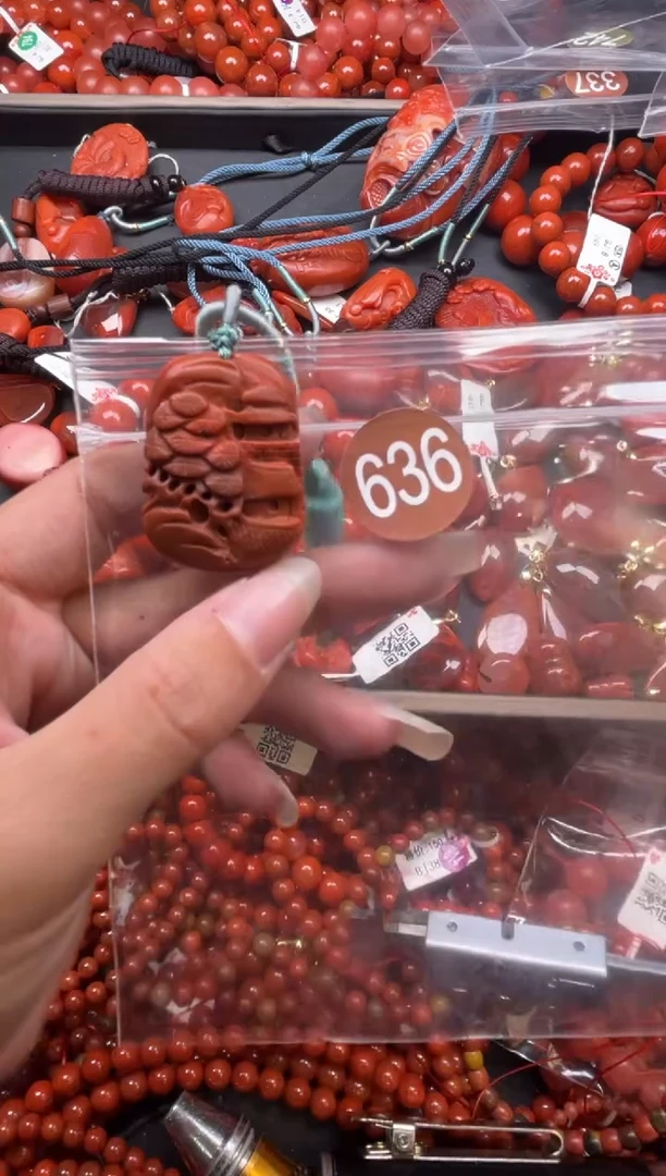 南红玛瑙未镶嵌珠宝奇石636