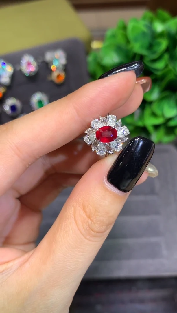 18K金镶嵌戒指红宝石1.03CT