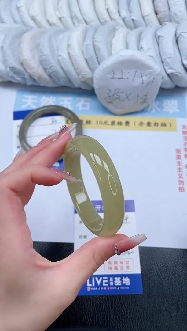 【闪购商品】石英质玉手镯未镶嵌姜黄有棉块介意勿拍！T14-56.2