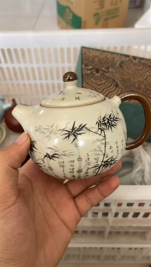 无运费险有瑕疵的摄影的产品有使用过的痕迹有点脏介意勿拍