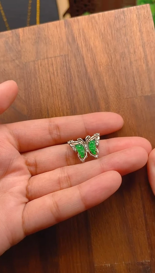 【闪购商品】翡翠吊坠(不含链)银S925镶嵌蝴蝶吊坠