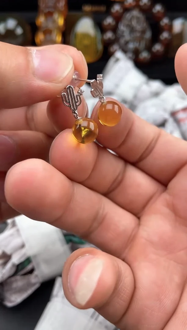 【闪购商品】琥珀耳饰银S925镶嵌蓝珀耳坠