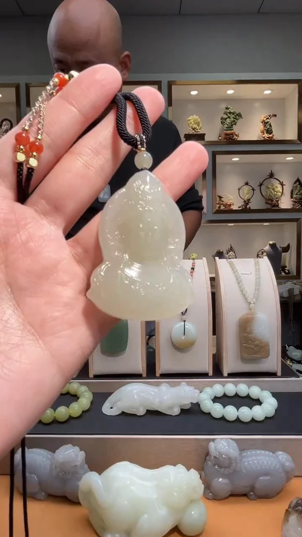 颈饰未镶嵌和田玉苏