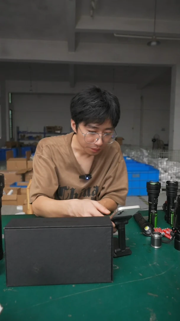 ༺***༻小野直播照明21700电池专拍4000毫安