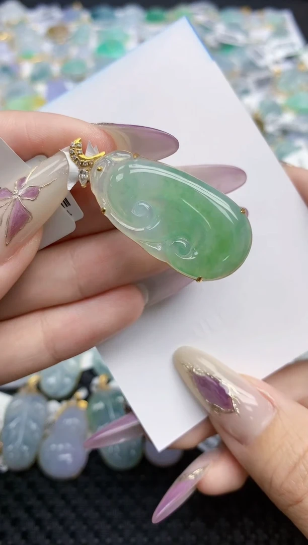 翡翠挂件18K金镶嵌324   天然翡翠A货