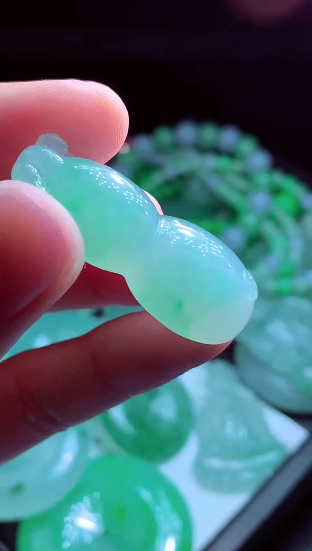 定制翡翠未镶嵌翡翠毛货定制